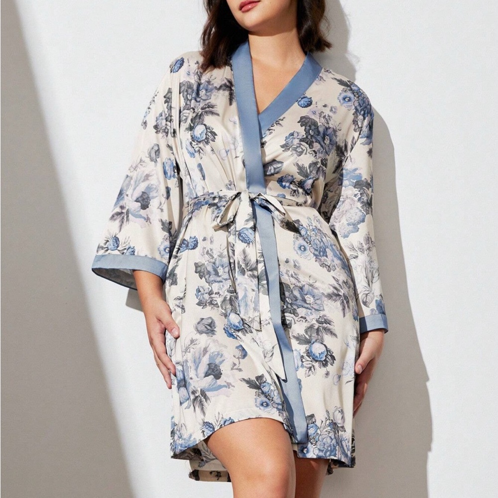 Floral Pattern Satin Robe - Picture 3 of 4